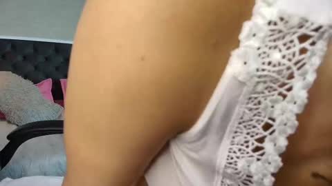 Snapshot of annie_lii chatting on September 30, 2025, 2:22 pm Annie lii online show from September 30, 2025, 2:22 pm