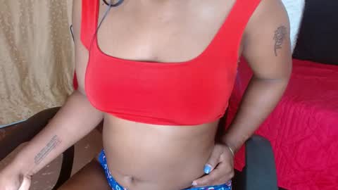 annie_scott_ online show from March 2, 2025, 12:32 pm