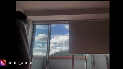 JEANNE no olvides seguirme dont forget follow me  uu online show from September 10, 2025, 7:36 pm