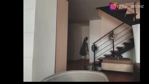 JEANNE no olvides seguirme dont forget follow me  uu online show from October 15, 2025, 6:41 pm