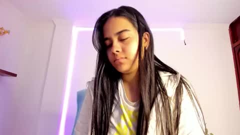 Annie online show from November 13, 2025, 1:21 pm