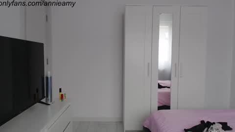 Annie online show from January 22, 2025, 1:00 pm