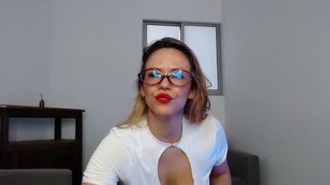 Snapshot of anniecervantez chatting on April 1, 2026, 4:37 pm Annie online show from April 1, 2026, 4:37 pm