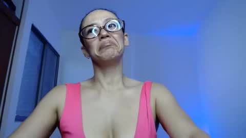 Snapshot of anniecervantez chatting on April 7, 2026, 9:37 pm Annie online show from April 7, 2026, 9:37 pm