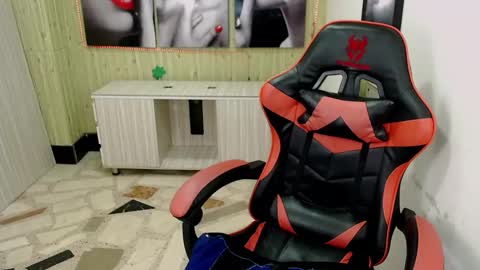 Anniee online show from January 17, 2025, 5:51 pm