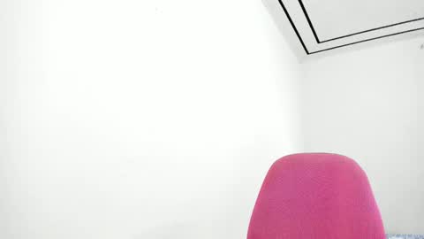 Annie  online show from March 6, 2025, 7:21 pm