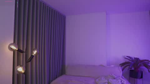 Annie FREE TRIAL IN BIO online show from May 11, 2026, 10:29 pm
