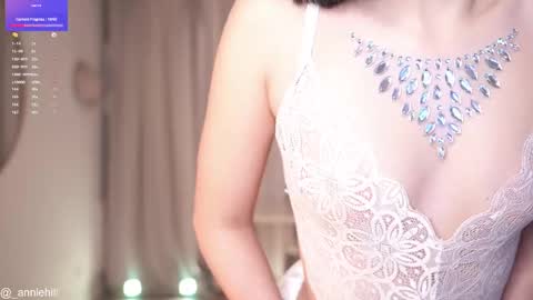 anniehillofficial_ online show from February 25, 2025, 9:02 pm