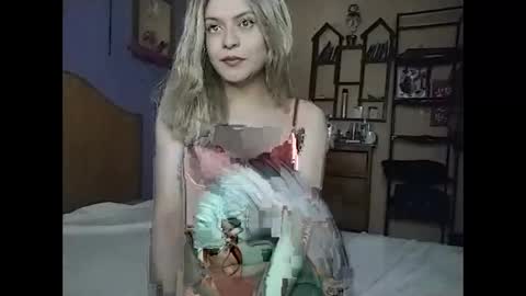 Snapshot of anniejarocha chatting on May 3, 2026, 4:07 am JarochaFem online show from May 3, 2026, 4:07 am