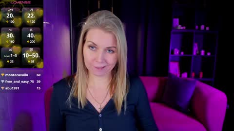 Snapshot of annielight chatting on December 4, 2024, 12:03 pm Annie online show from December 4, 2024, 12:03 pm