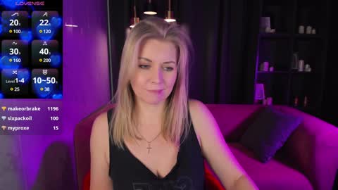 Snapshot of annielight chatting on December 6, 2024, 11:54 am Annie online show from December 6, 2024, 11:54 am