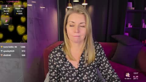 Snapshot of annielight chatting on December 19, 2024, 12:56 pm Annie online show from December 19, 2024, 12:56 pm