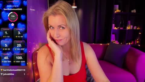 Snapshot of annielight chatting on December 25, 2024, 5:48 am Annie online show from December 25, 2024, 5:48 am