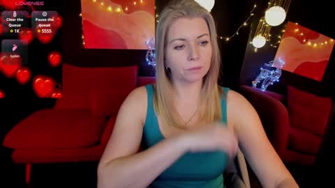 Snapshot of annielight chatting on December 28, 2024, 5:44 am Annie online show from December 28, 2024, 5:44 am