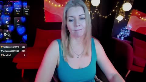 Snapshot of annielight chatting on December 28, 2024, 8:48 am Annie online show from December 28, 2024, 8:48 am