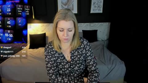 Snapshot of annielight chatting on January 27, 2025, 8:51 am Annie online show from January 27, 2025, 8:51 am