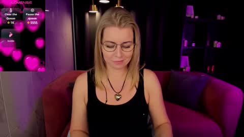 Snapshot of annielight chatting on February 28, 2025, 5:48 am Annie online show from February 28, 2025, 5:48 am