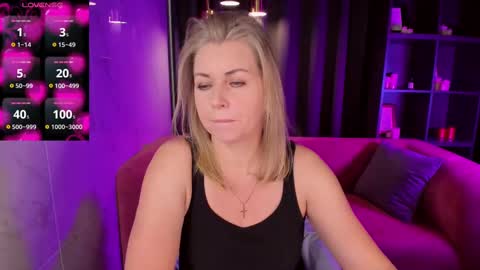 Snapshot of annielight chatting on March 2, 2025, 5:44 am Annie online show from March 2, 2025, 5:44 am