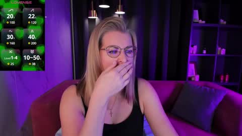 Snapshot of annielight chatting on March 4, 2025, 6:04 am Annie online show from March 4, 2025, 6:04 am