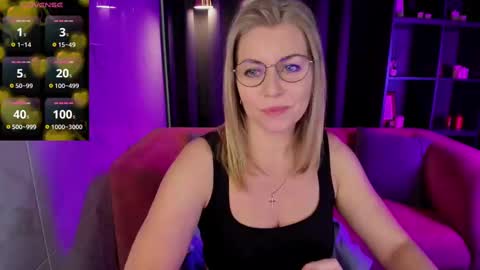 Snapshot of annielight chatting on March 7, 2025, 5:40 am Annie online show from March 7, 2025, 5:40 am