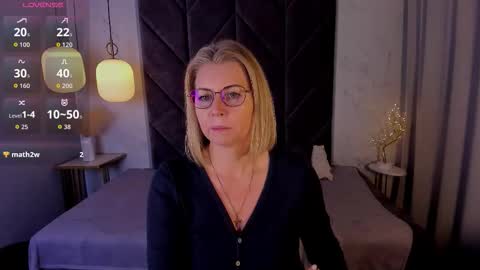 Snapshot of annielight chatting on October 23, 2025, 5:51 am Annie online show from October 23, 2025, 5:51 am