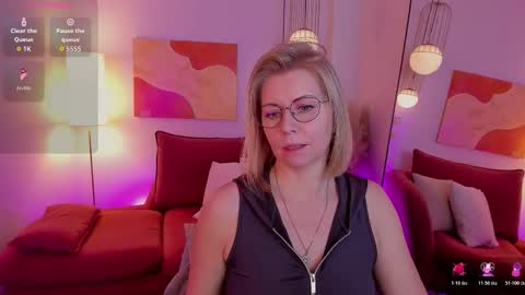 Snapshot of annielight chatting on November 12, 2025, 6:03 am Annie online show from November 12, 2025, 6:03 am