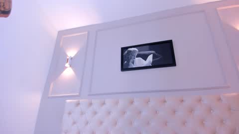 Snapshot of anniemartinezz chatting on December 28, 2024, 12:13 pm Annie online show from December 28, 2024, 12:13 pm