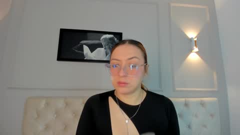 Snapshot of anniemartinezz chatting on January 23, 2025, 11:58 am Annie online show from January 23, 2025, 11:58 am