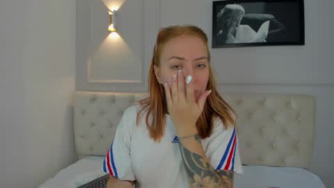 Snapshot of anniemartinezz chatting on February 4, 2025, 11:27 am Annie online show from February 4, 2025, 11:27 am