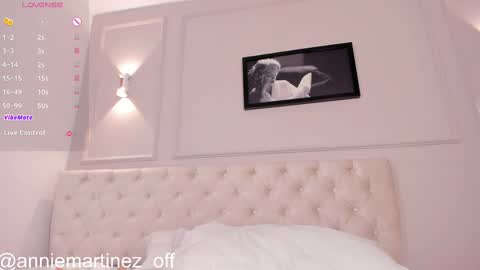 Snapshot of anniemartinezz chatting on February 21, 2025, 6:04 pm Annie online show from February 21, 2025, 6:04 pm