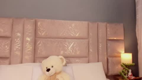 Annie online show from September 18, 2025, 11:45 am