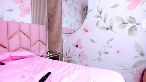 Snapshot of annierouse__ chatting on November 23, 2025, 12:49 pm annierouse__ online show from November 23, 2025, 12:49 pm