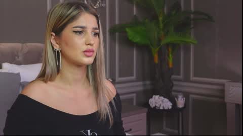 AnnieStyles online show from February 5, 2025, 11:02 am