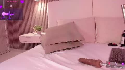 Snapshot of anniie_clarkson chatting on June 9, 2026, 9:26 pm ANNIE online show from June 9, 2026, 9:26 pm
