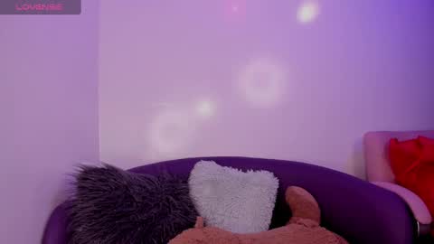 Annie Evans  online show from October 20, 2025, 2:50 pm