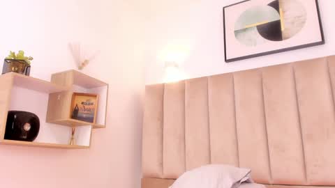 Annie Queen online show from February 8, 2025, 5:40 am