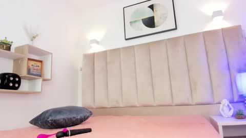 Annie Queen online show from September 11, 2025, 3:06 am