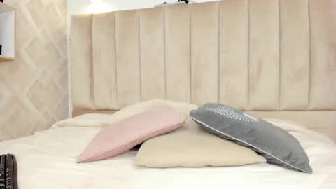 Annie Queen online show from March 7, 2026, 8:50 pm