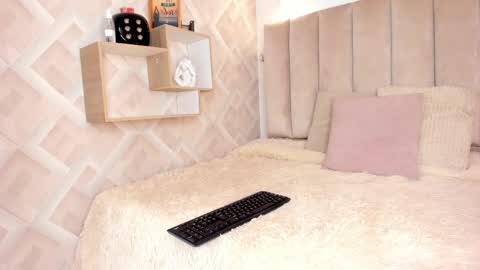 Snapshot of anniie_queen chatting on May 20, 2026, 3:56 am Annie Queen online show from May 20, 2026, 3:56 am