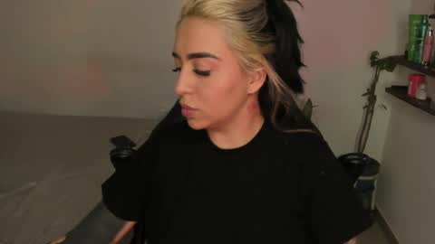 Annika online show from December 14, 2025, 5:07 pm