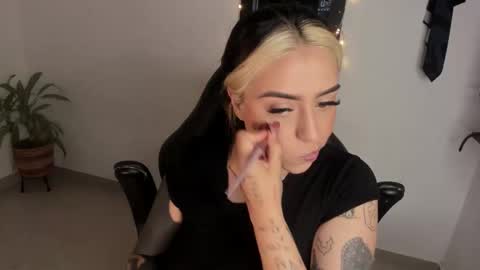 Annika online show from January 14, 2026, 12:33 pm