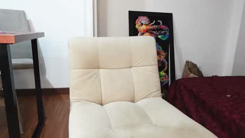 annrousse online show from January 29, 2025, 3:01 am