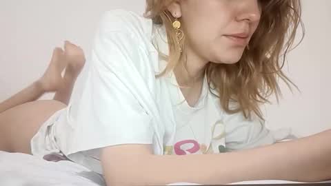 annrousse online show from September 14, 2025, 2:44 am