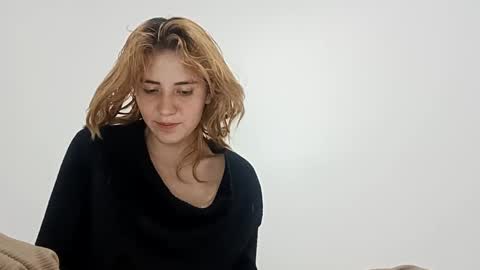 annrousse online show from September 18, 2025, 2:35 am