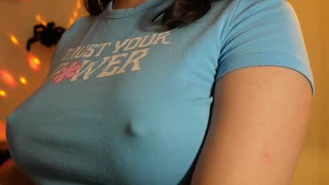 Anny online show from October 22, 2025, 4:35 am