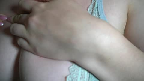 Anny online show from April 16, 2026, 5:52 am