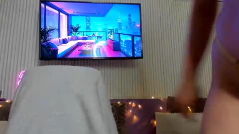 anny_love_you online show from November 6, 2025, 7:04 pm