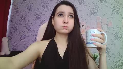 Annie online show from March 4, 2025, 9:07 am