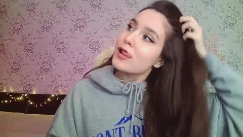 Annie online show from September 10, 2025, 4:45 am