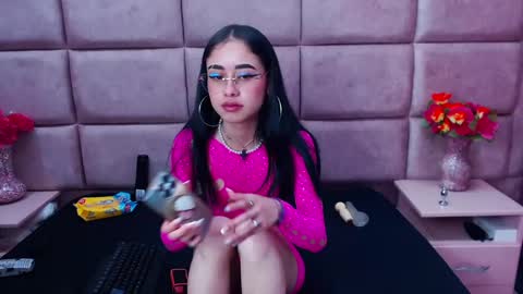 Snapshot of anny_swet chatting on December 17, 2024, 4:00 pm Anny online show from December 17, 2024, 4:00 pm